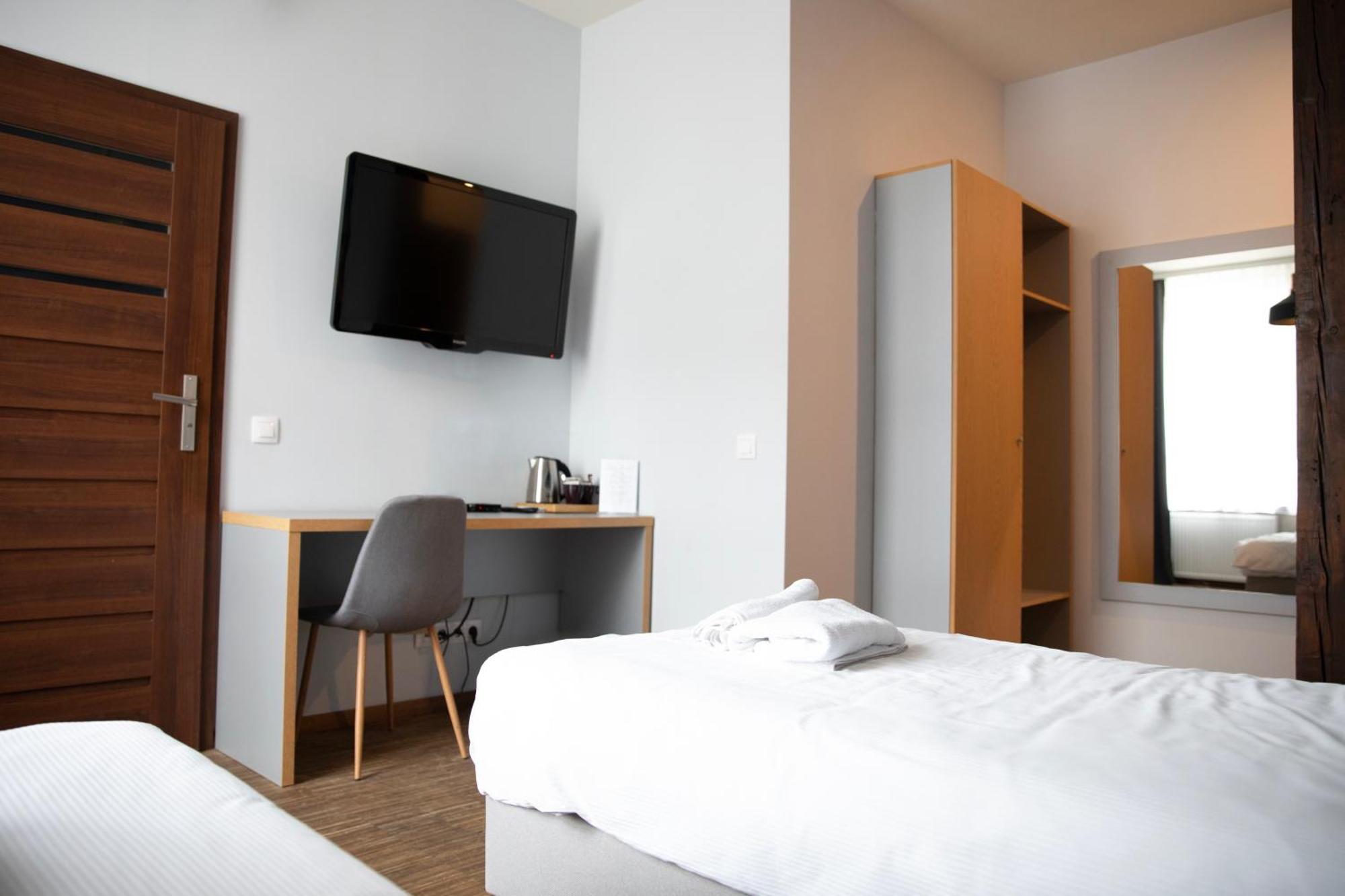 Adler Bed&Breakfast Apartamento Łódź Exterior foto