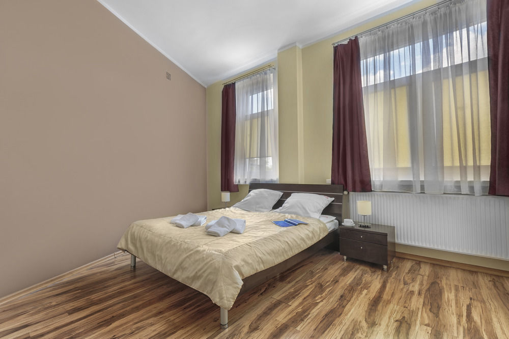 Adler Bed&Breakfast Apartamento Łódź Exterior foto
