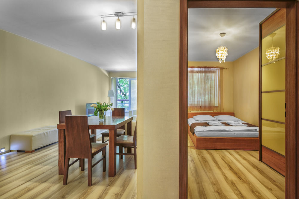 Adler Bed&Breakfast Apartamento Łódź Exterior foto